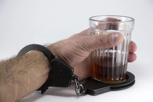Jak różni się alkoholizm kobiet od alkoholizmu mężczyzn?